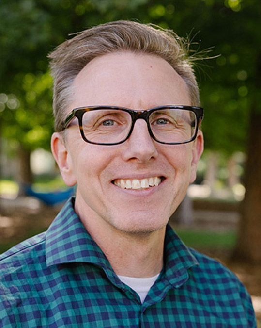 Headshot of Aaron Putzke