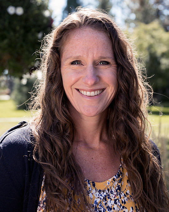 Headshot of Joelle Czirr