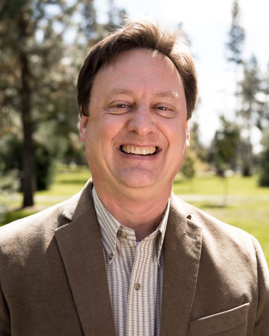 Headshot of Kevin Grieves