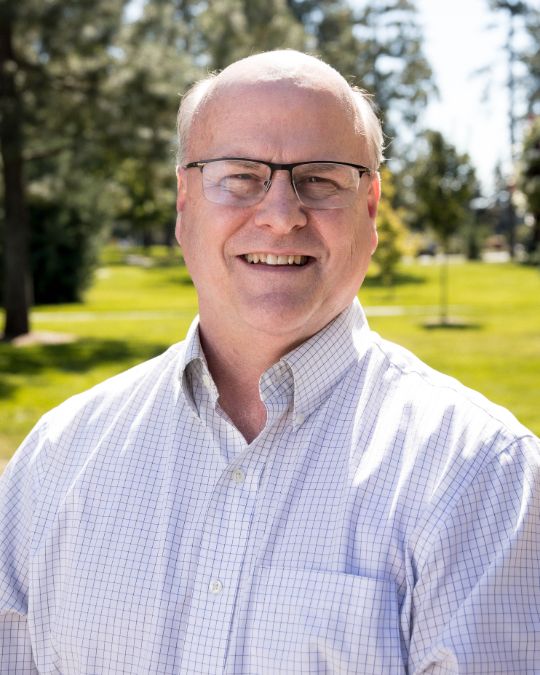 Headshot of Kevin Helgeson