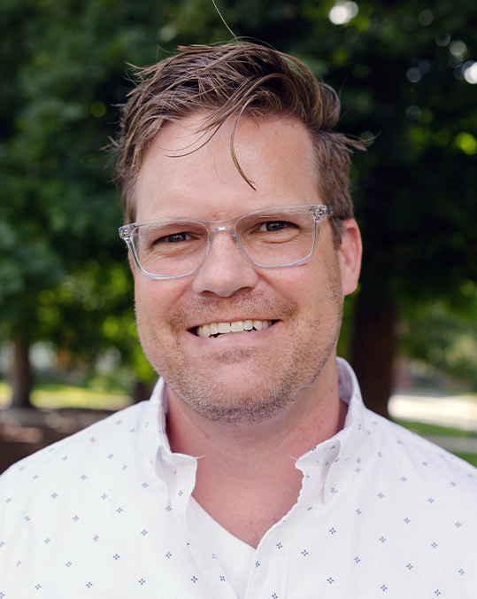 Headshot of Peter Moe
