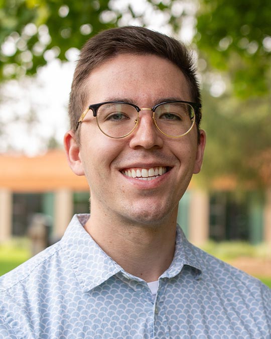 Headshot of Ethan Starosta
