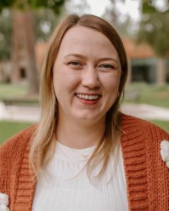 Headshot of Annie Dempsen