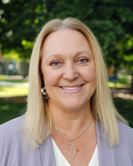 Headshot of Heidi Peterson