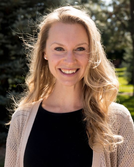 Headshot of Anya Boehning