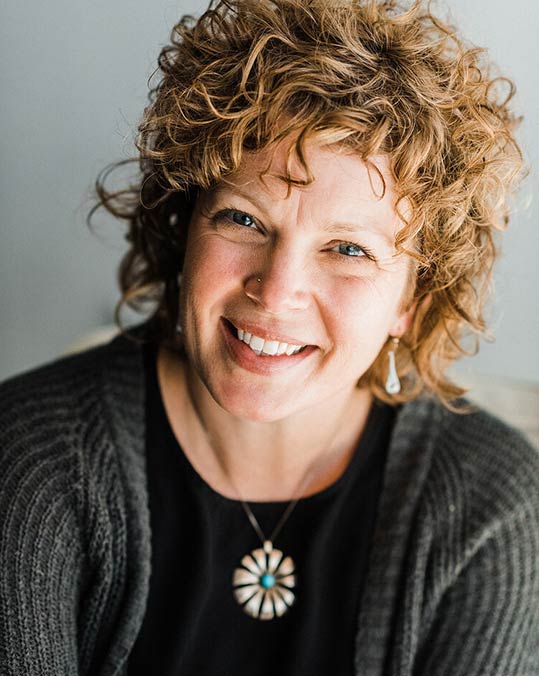 Headshot of Elizabeth Peterson