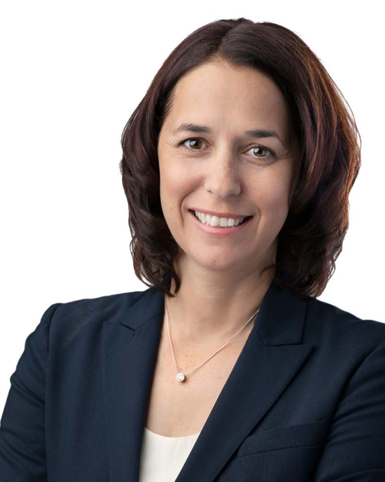 Headshot of Shelly Oquinn