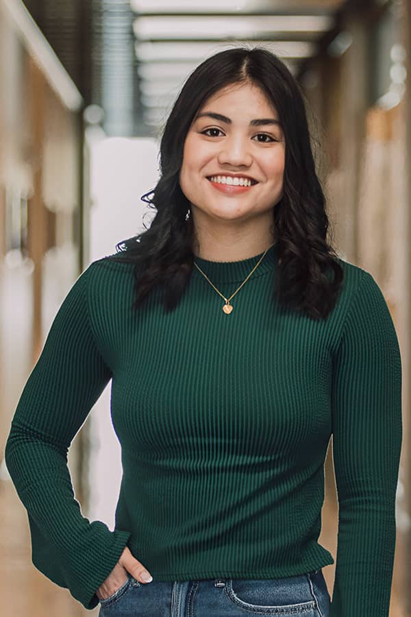 Headshot of Chamelle Abringe.
