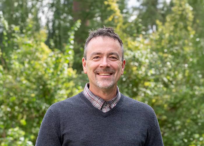 Headshot of Scott Davis.