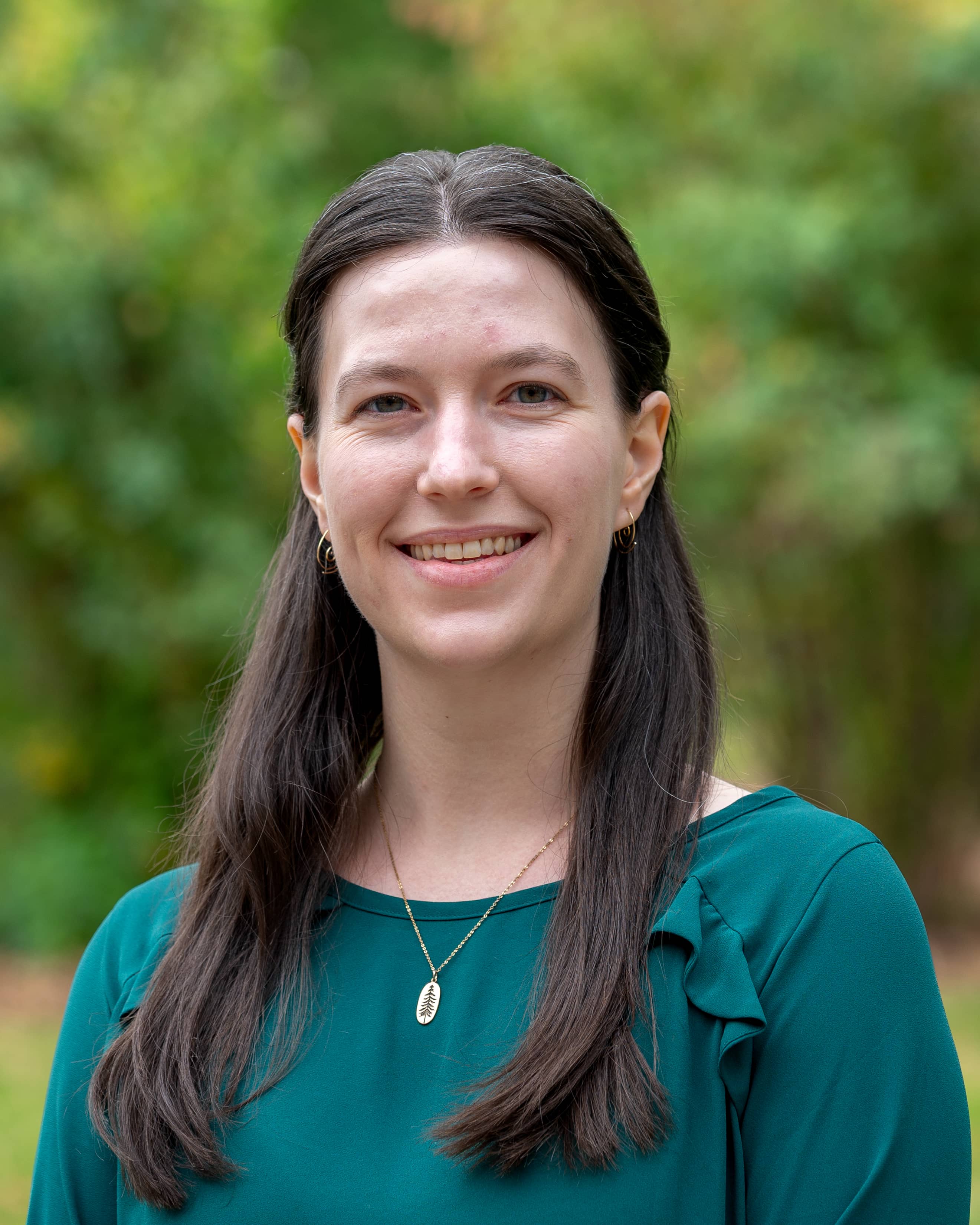 Headshot of Julianne Barnhart.
