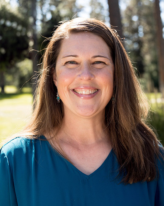 Headshot of Lisa Hoxie