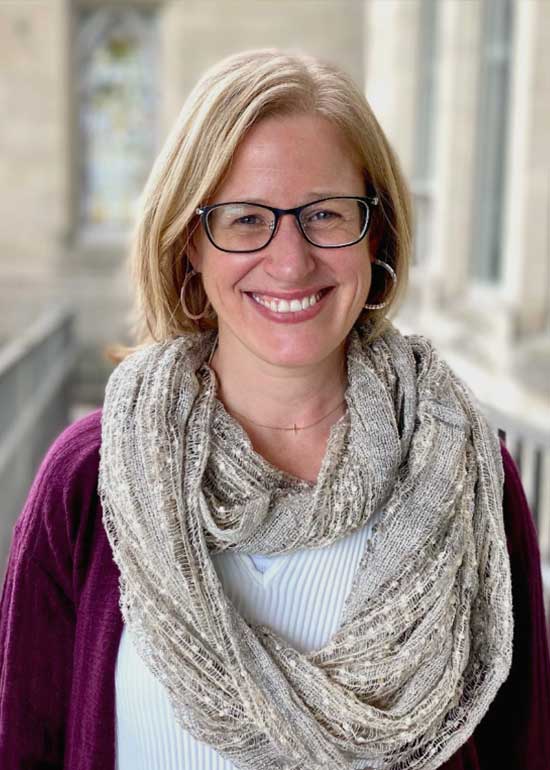 Headshot of Betsy Wynne