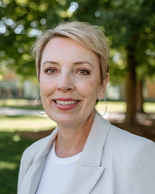 Headshot of Courtney Smith