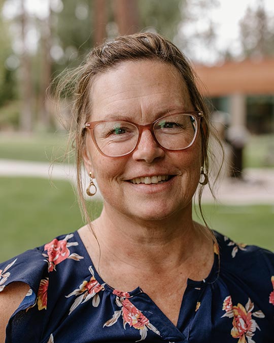 Headshot of Tracy Mouser
